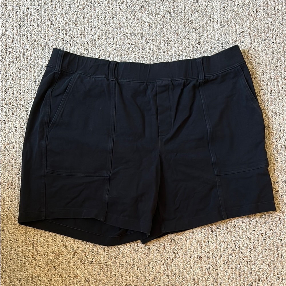 Lands' End Black Cargo Shorts with Stretch Fabric